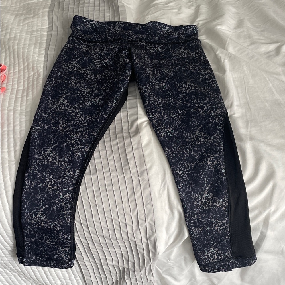 Lululemon Athletica navy and White Patterned Leggings